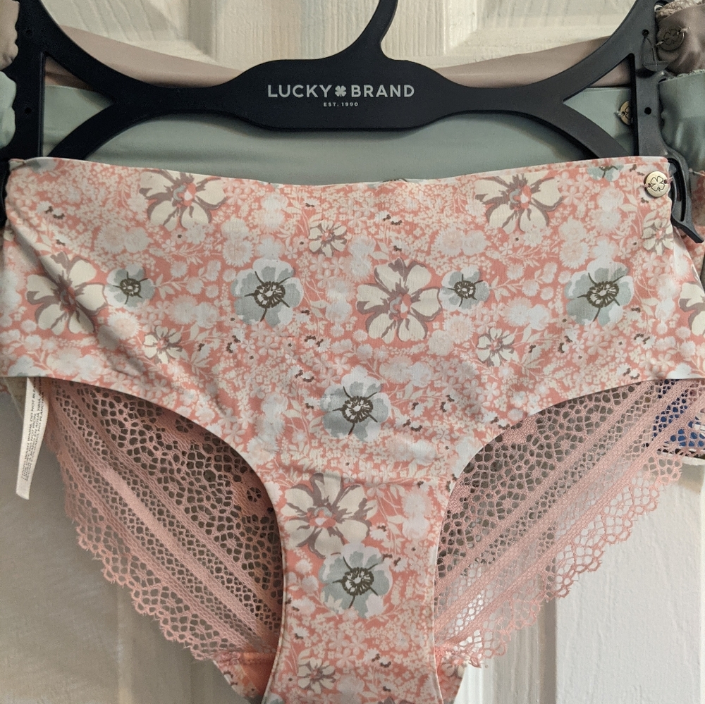 NWT Lucky Brand size Small 3 Pack Lace Back Women's Hipsters